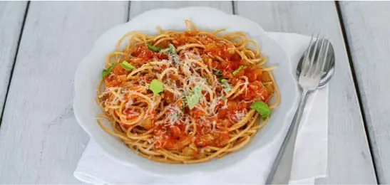 Recept van het Voedingscentrum: Spaghetti met tomaat en basilicum