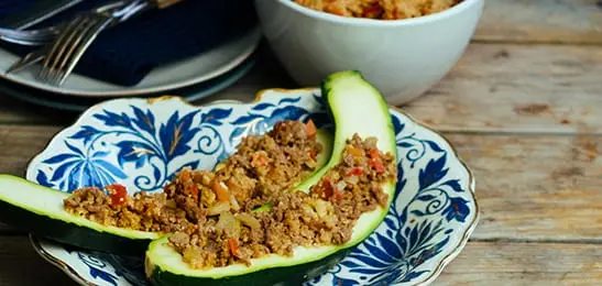 Recept van het Voedingscentrum: Courgette gevuld met gehakt en couscous