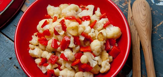 Recept van het Voedingscentrum: Bloemkoolsalade met kip en aardappelen