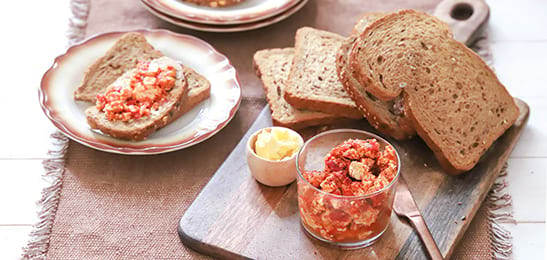 Recept van het Voedingscentrum: Brood met tomatentofu