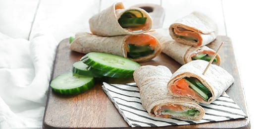 Recept van het Voedingscentrum: Wrap met gerookte zalm