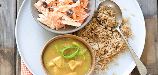 Recept van het Voedingscentrum: Kipcurry met witte koolsalade en rijst