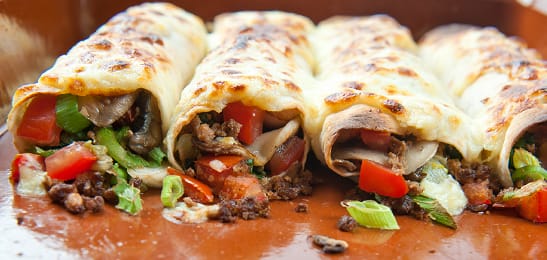 Recept van het Voedingscentrum: Wraps uit de oven met tofu-groentevulling
