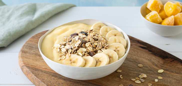 Recept van het Voedingscentrum: Spicy mango smoothiebowl