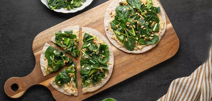 Recept van het Voedingscentrum: Wrap-pizza met groene groente