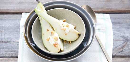 Recept van het Voedingscentrum: Gevulde peer met gember en walnoot