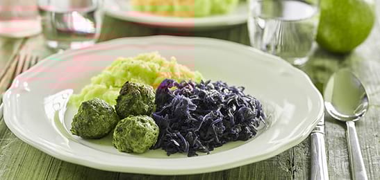 Recept van het Voedingscentrum: Rodekool met gehaktballetjes