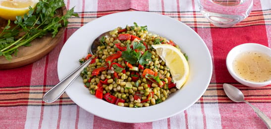 Recept van het Voedingscentrum: Mungbonen salade (Mas Fasulyesi Salatasi) 