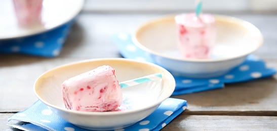 Recept van het Voedingscentrum: Rood fruit-yoghurtijsjes