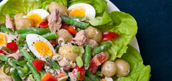 Recept van het Voedingscentrum: Aardappelsalade met sperziebonen en tonijn