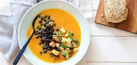 Recept van het Voedingscentrum: Pompoensoep met tofu en appel