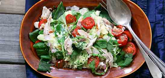 Recept van het Voedingscentrum: Sla-stamppot met tomaten en forel