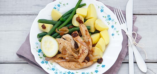 Recept van het Voedingscentrum: Kalkoen met sjalotten, sperziebonen en aardappelen