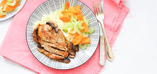 Recept van het Voedingscentrum: Aardappelpuree met groente, vlees en paddenstoelen
