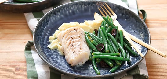 Recept van het Voedingscentrum: Sperziebonensalade met vis en aardappelpuree