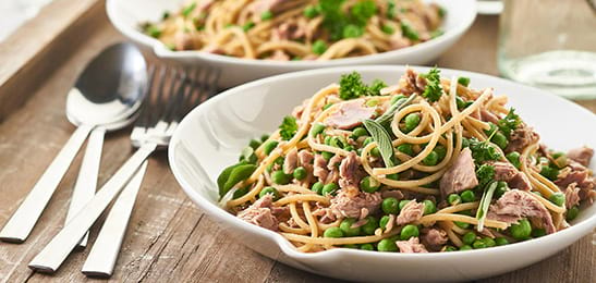 Recept van het Voedingscentrum: Spaghetti met doperwtjes en tonijn