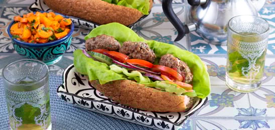 Recept van het Voedingscentrum: Broodje gehakt met wortelsalade