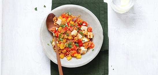Recept van het Voedingscentrum: Couscousschotel met groente en tofu