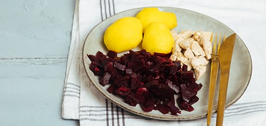 Recept van het Voedingscentrum: Sinaasappel-bietjes met aardappelen en kalkoen