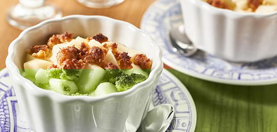 Recept van het Voedingscentrum: Perencrumble met vanillekwark