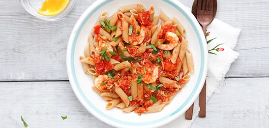 Recept van het Voedingscentrum: Pasta met tonijn, garnalen en tomatensaus