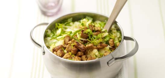 Recept van het Voedingscentrum: Frisse stamppot met roerbakreepjes