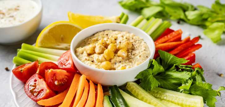 Recept van het Voedingscentrum: Zelf hummus maken