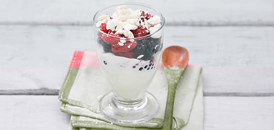 Recept van het Voedingscentrum: Zomerfruit met meringues