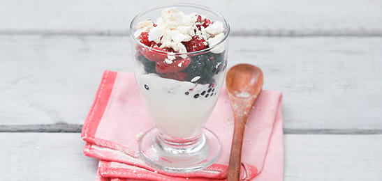 Recept van het Voedingscentrum: Zomerfruit met meringues