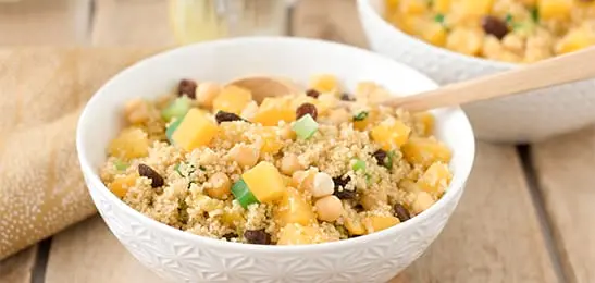 Recept van het Voedingscentrum: Koolraap met couscous en kikkererwten