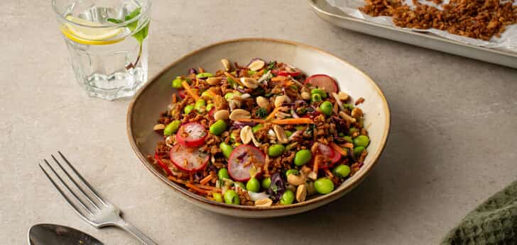 Recept van het Voedingscentrum: Crispy rice salade met sojadressing en edamame