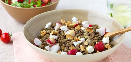 Recept van het Voedingscentrum: Linzensalade met walnoten en rucola