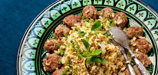 Recept van het Voedingscentrum: Gehaktballetjes met bulgur (kibbeh)