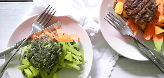 Recept van het Voedingscentrum: Hamburger met wortelsalade