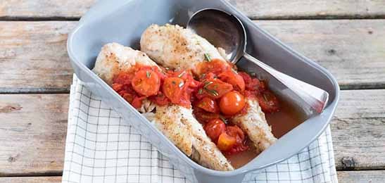 Recept van het Voedingscentrum: Schelvis met tomatensaus, aardappelen en snijbonen