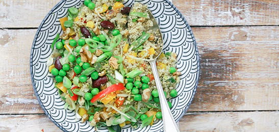 Recept van het Voedingscentrum: Quinoa met groen en geel