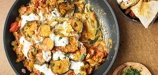 Recept van het Voedingscentrum: Afghaanse aubergineschotel met yoghurt (Borani banjan)