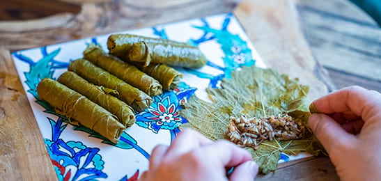 Recept van het Voedingscentrum: Sarma (Turkse gevulde wijnbladeren)