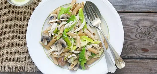 Recept van het Voedingscentrum: Penne met kip en prei