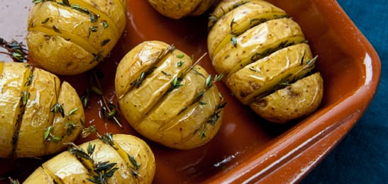 Recept van het Voedingscentrum: Hasselback aardappelen met venkel en varkensschnitzel