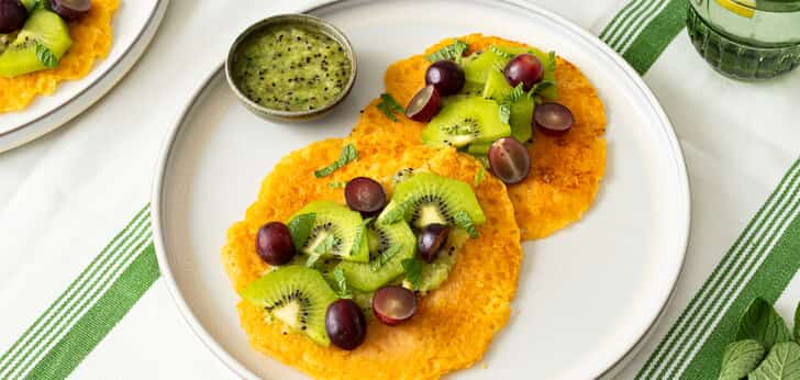 Recept van het Voedingscentrum: Linzenwraps met kiwi, druiven en munt