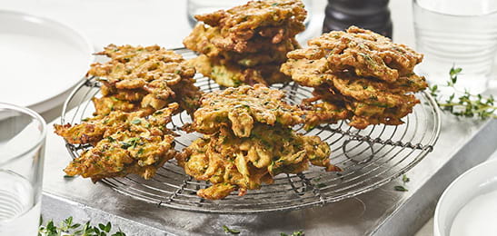 Recept van het Voedingscentrum: Courgettefritters