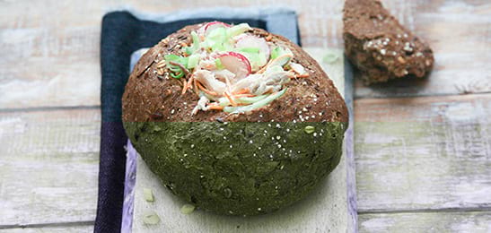 Recept van het Voedingscentrum: Vloerbrood gevuld met groente en tonijn