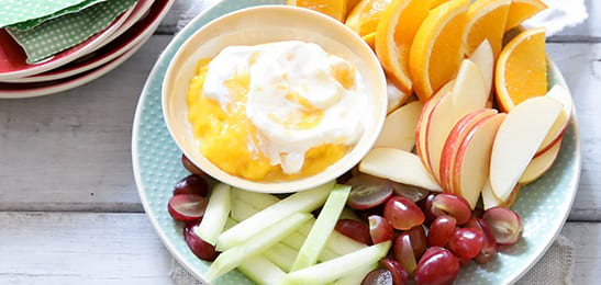 Recept van het Voedingscentrum: Fruit met mangodip