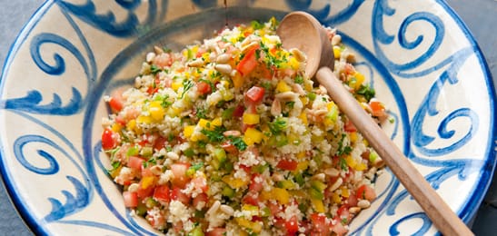 Recept van het Voedingscentrum: Couscoussalade met paprika en tomaat