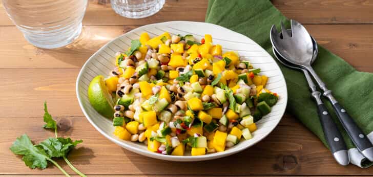 Recept van het Voedingscentrum: Mangosalsa met komkommer en rode peper