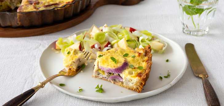 Recept van het Voedingscentrum: Kikkererwtenquiche met aardperen en prei