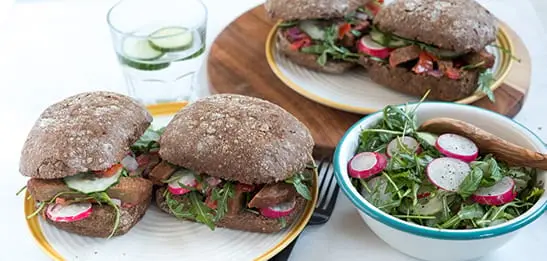 Recept van het Voedingscentrum: Broodjes met rauwkost