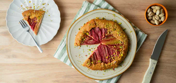 Afbeelding van Uitgelicht Recept: Rabarbergalette met amandelfrangipane