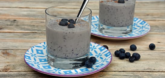 Recept van het Voedingscentrum: Blauwe bessen-banaanyoghurt